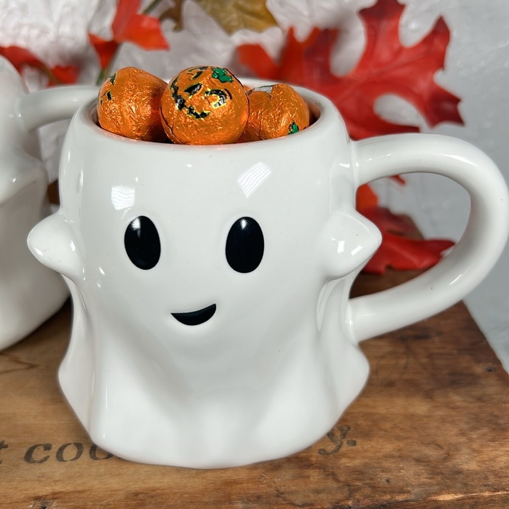 Ghost Mugs Threshold Grinning Ghost 10oz Mugs Set of 2 NWT  Halloween Drink Cup - Picture 12 of 13